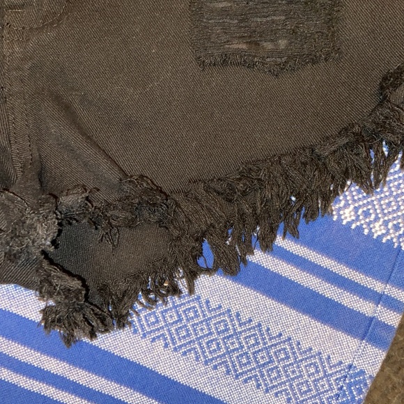 SHEIN distressed shorts - Picture 4 of 8